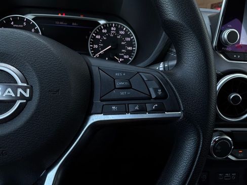 Used 2025 Nissan Sentra SV FWD image 32