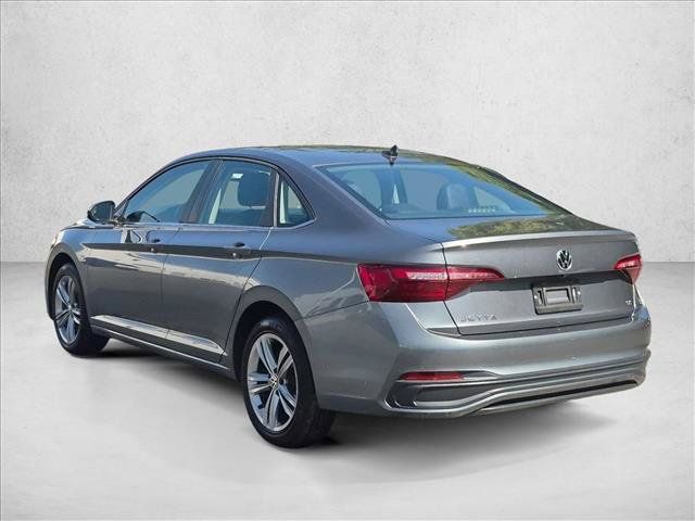 Used 2024 Volkswagen Jetta SE FWD image 8