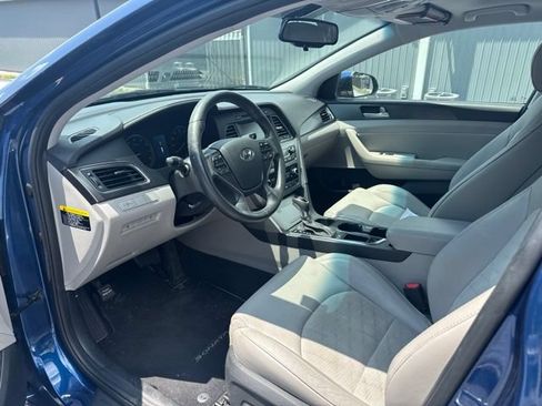 Used 2017 Hyundai Sonata Sport w/ Value Edition Package 02 FWD image 10