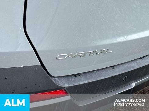 Used 2025 Kia Carnival SX Prestige FWD image 8