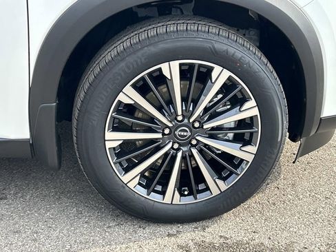 New 2026 Nissan Pathfinder Platinum AWD/4WD image 9