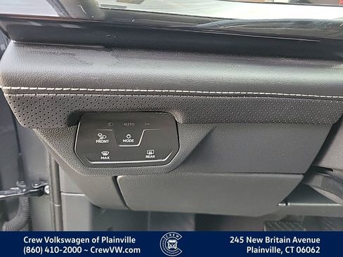 Certified 2024 Volkswagen Atlas SE image 29