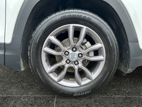 Used 2023 GMC Terrain SLT image 9