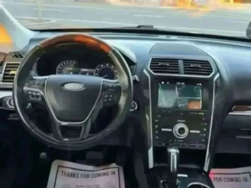 Used 2019 Ford Explorer Platinum AWD/4WD image 29