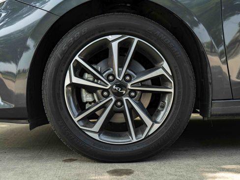 Used 2023 Kia Forte LXS FWD image 14