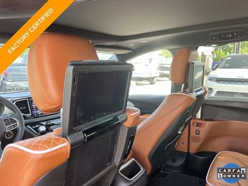 Used 2024 Chrysler Pacifica Pinnacle FWD image 21