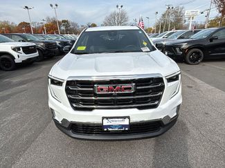 New 2026 GMC Acadia Elevation video 2