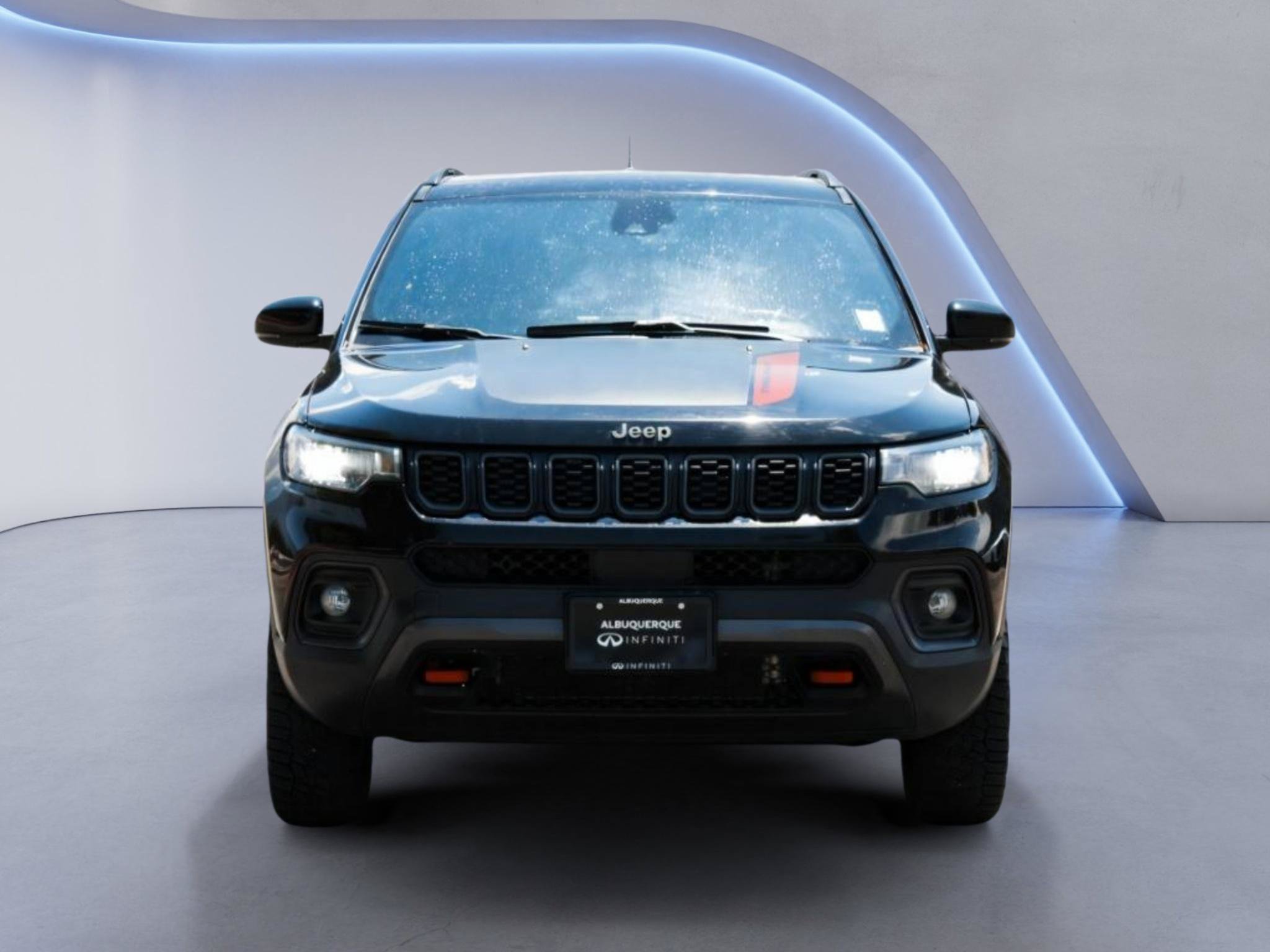 Used 2024 Jeep Compass Trailhawk AWD/4WD image 2