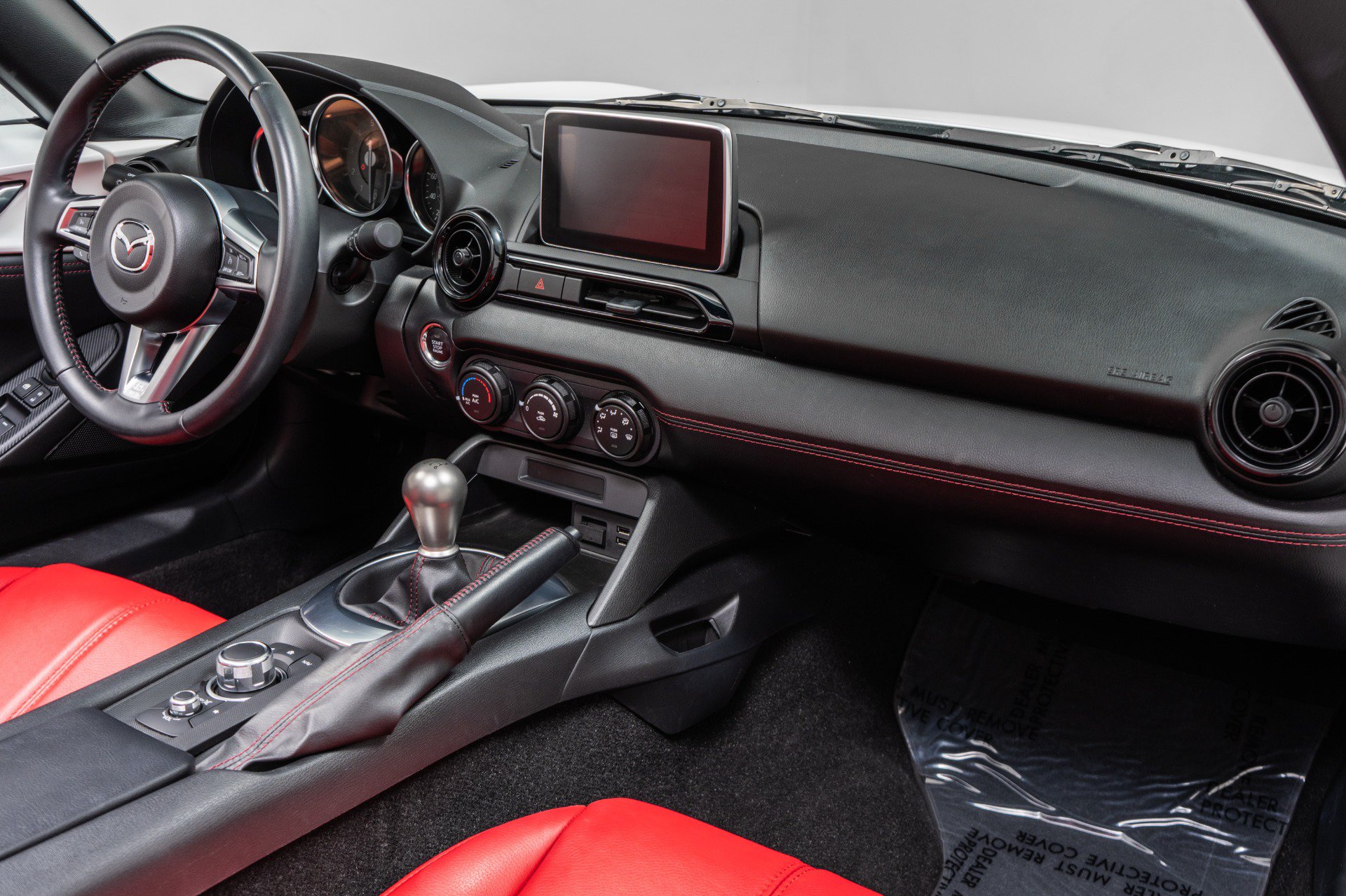 Used 2016 MAZDA MX-5 Miata Club RWD image 14