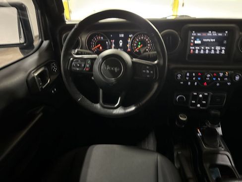 Used 2018 Jeep Wrangler Unlimited Sport S AWD/4WD image 11