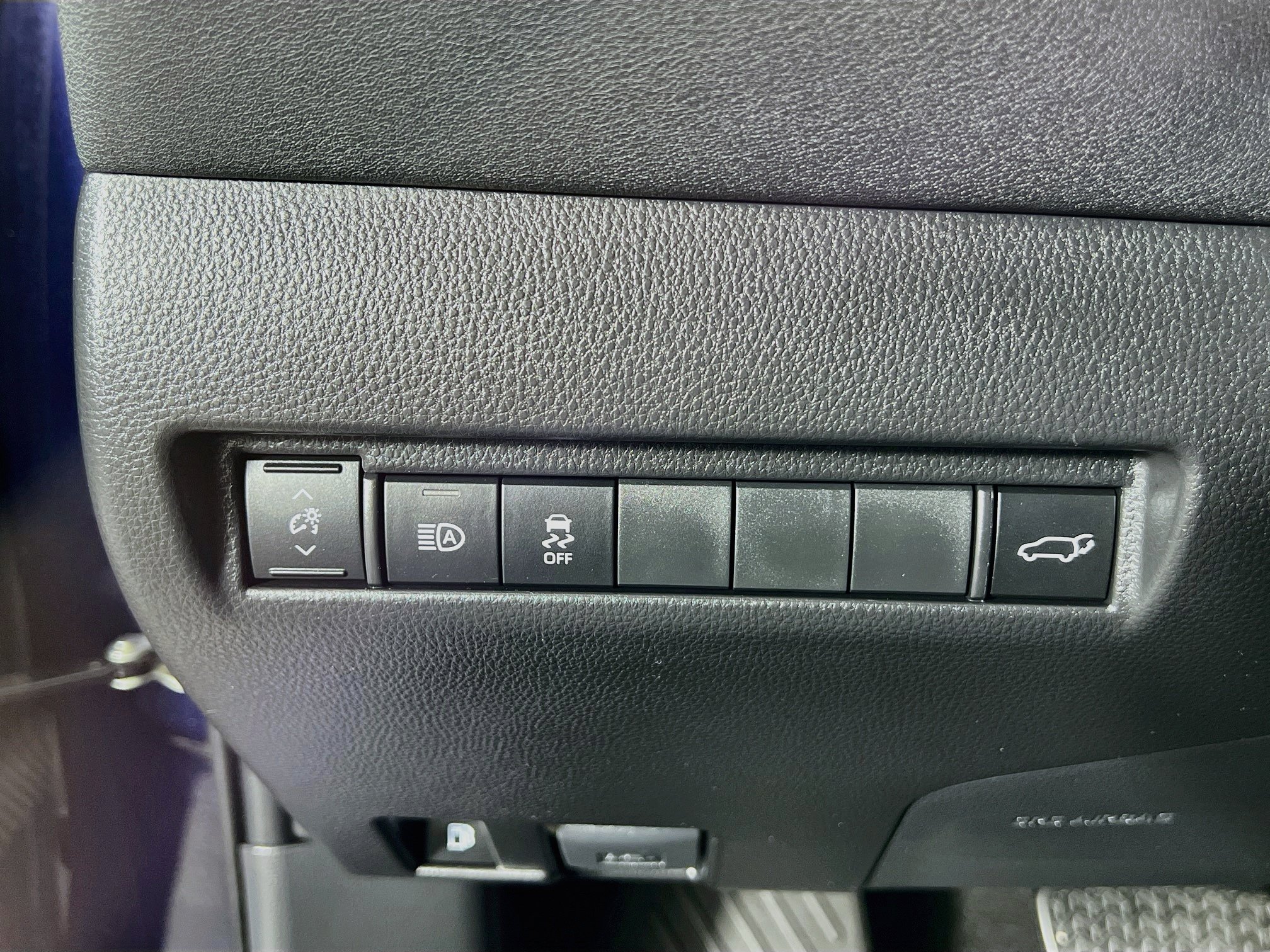 Certified 2023 Toyota Venza XLE AWD/4WD image 10