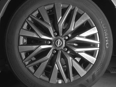 Used 2025 Nissan Altima 2.5 SV image 14