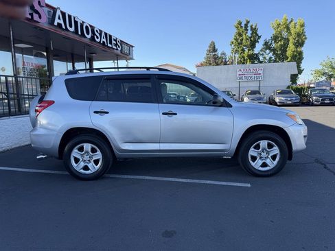 Used 2009 Toyota RAV4 4WD image 2