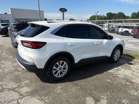 Used 2023 Ford Escape Active FWD image 3