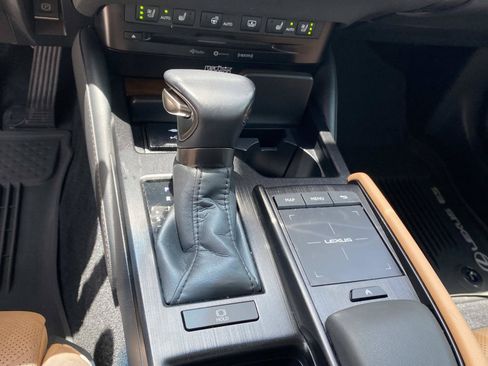 Used 2022 Lexus ES 350 Ultra Luxury w/ Accessory Package 2 FWD image 26