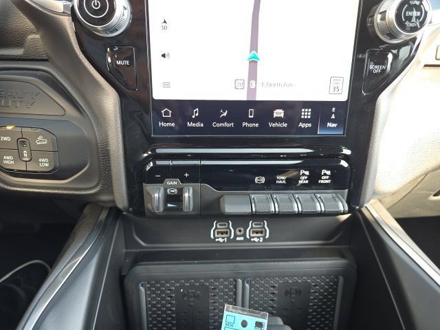 Used 2025 RAM 2500 Laramie AWD/4WD image 26