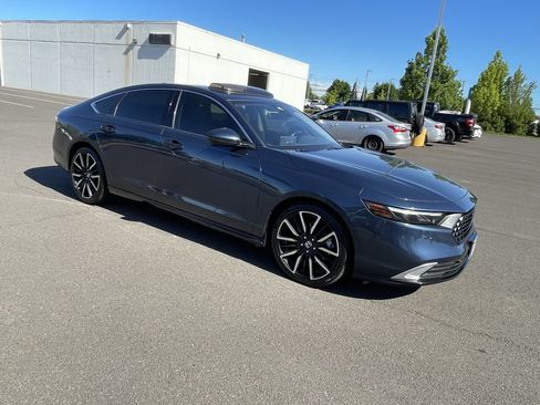 Used 2023 Honda Accord Touring image 7