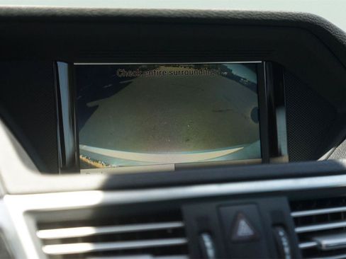 Used 2013 Mercedes-Benz E 350 Sedan image 28