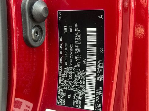 Used 2022 Toyota Sienna XSE w/ XSE Plus Package FWD image 32
