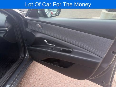 Used 2023 Hyundai Elantra Limited FWD image 13