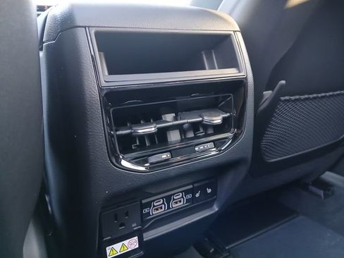 New 2025 Jeep Grand Cherokee Limited w/ Luxury Tech Group II AWD/4WD image 31