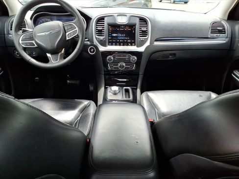 Used 2023 Chrysler 300 Touring L RWD image 12