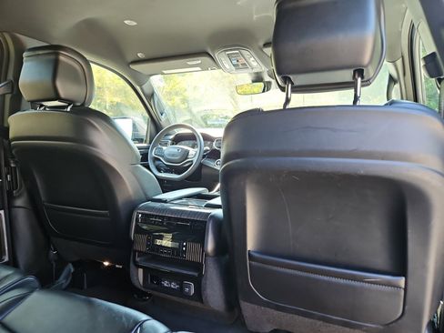 Used 2022 Jeep Wagoneer Series III image 18