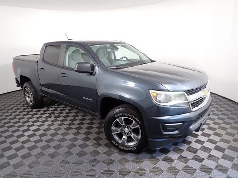 Used 2017 Chevrolet Colorado W/T w/ WT Convenience Package AWD/4WD image 5