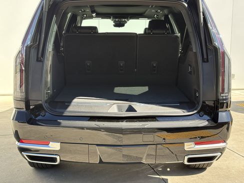 New 2026 Cadillac Escalade ESV Luxury image 9