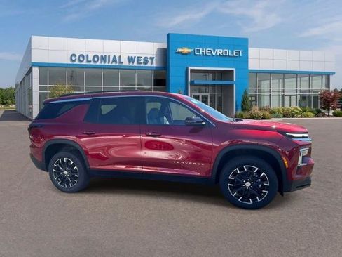Used 2026 Chevrolet Traverse LT w/ Sun and Wheel Package AWD/4WD image 4
