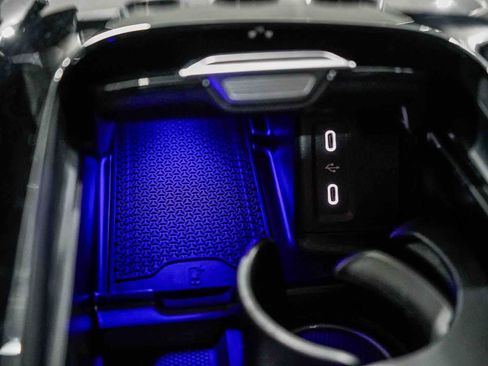 Used 2025 Mercedes-Benz GLC 350e GLC 350e image 22