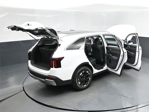 Used 2025 Kia Sorento S w/ Panoramic Sunroof Package image 22
