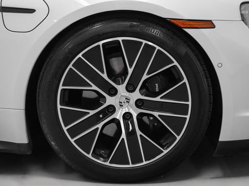 Certified 2025 Porsche Taycan AWD/4WD image 17