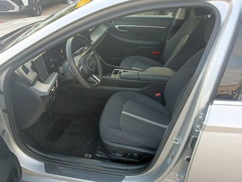 Used 2025 Hyundai Sonata SEL FWD image 4