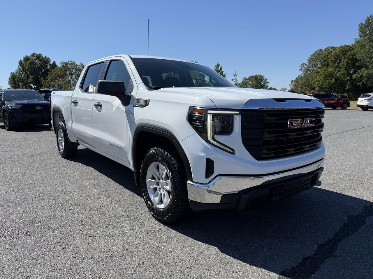 Used 2022 GMC Sierra 1500 Pro w/ Convenience Package AWD/4WD image 9