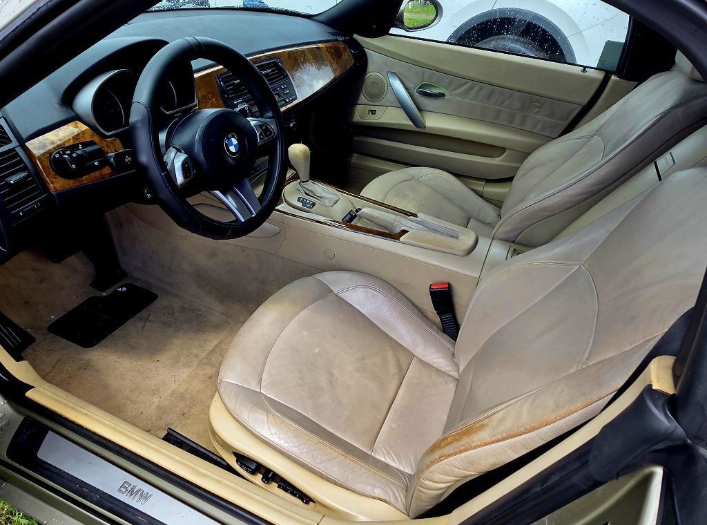 Used 2005 BMW Z4 2.5i RWD image 7