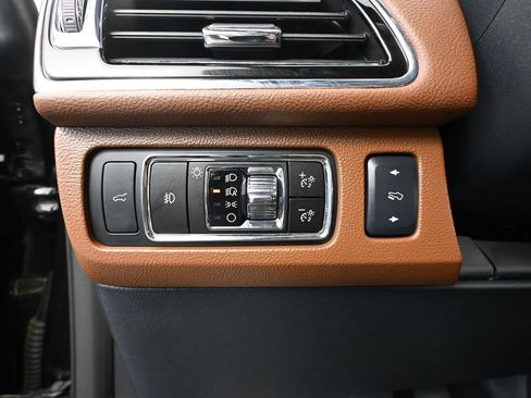 Used 2024 Lincoln Navigator L Reserve w/ Equipment Group 201A AWD/4WD image 32