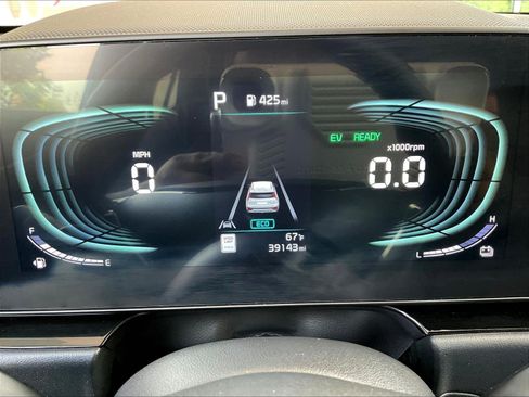 Used 2024 Kia Niro EX FWD image 13