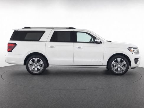 Used 2024 Ford Expedition Max XLT AWD/4WD image 8