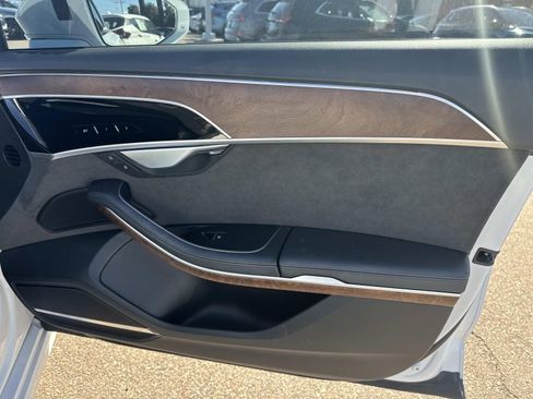 Used 2021 Audi A8 L 4.0T image 14