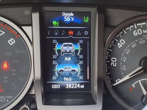 Used 2022 Toyota Tacoma TRD Off-Road image 34