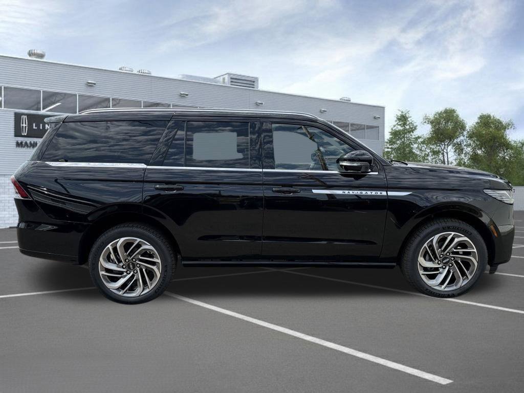 New 2027 Lincoln Navigator Reserve AWD/4WD image 3