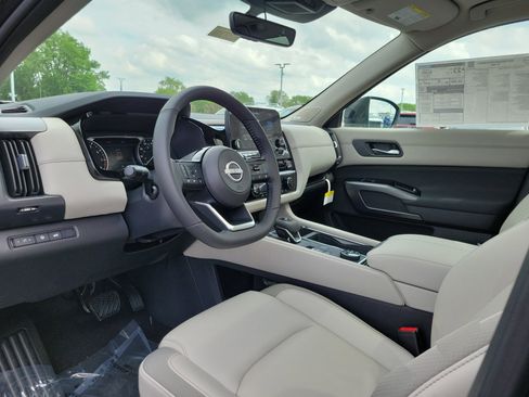 Used 2025 Nissan Pathfinder SL w/ SL Premium Package image 19