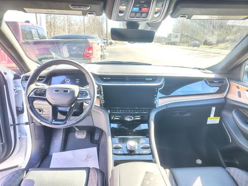 New 2026 Jeep Grand Cherokee Summit AWD/4WD image 30