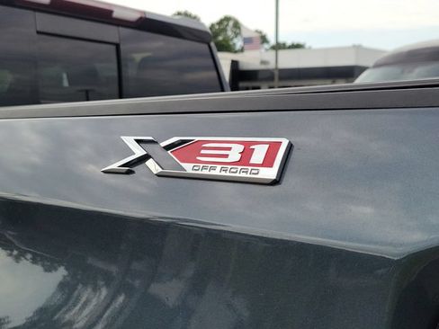 Used 2021 GMC Sierra 1500 SLT w/ SLT Premium Plus Package AWD/4WD image 29