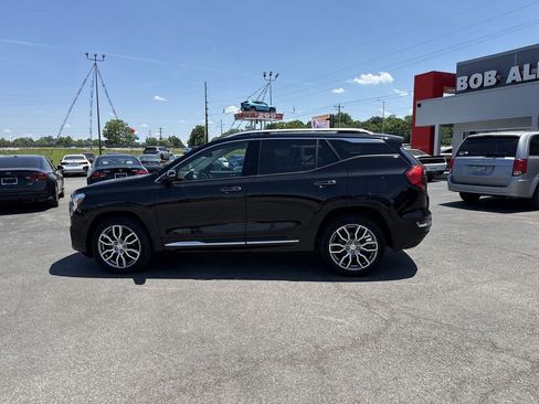 Used 2023 GMC Terrain Denali w/ Denali Premium Package AWD/4WD image 11