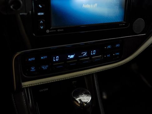Used 2018 Toyota Corolla iM FWD image 21