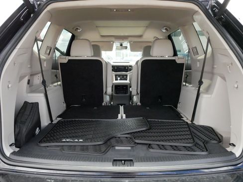 Used 2022 Volkswagen Atlas SE w/ Panoramic Sunroof Package AWD/4WD image 18