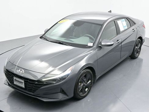Used 2023 Hyundai Elantra SEL image 35
