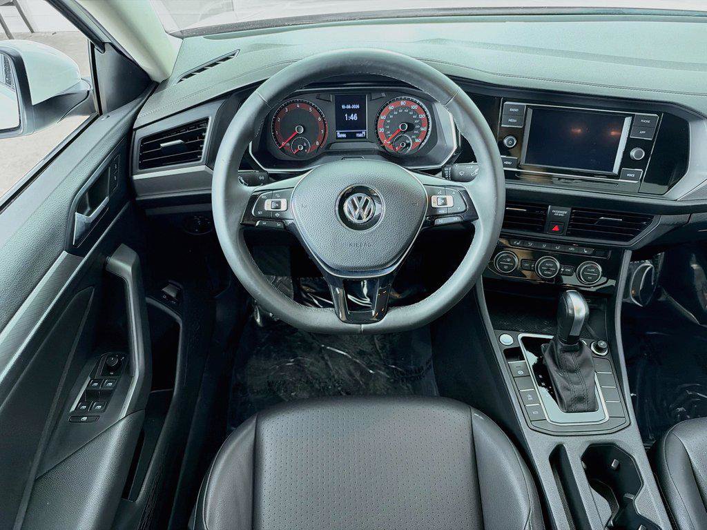 Used 2020 Volkswagen Jetta SE w/ SE Cold Weather Package FWD image 22